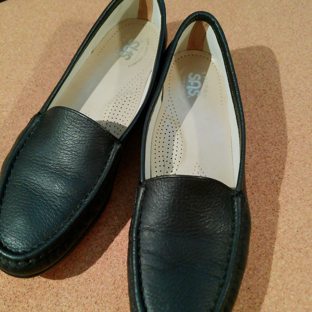 Womens SAS Trimmad Slipon Loafers